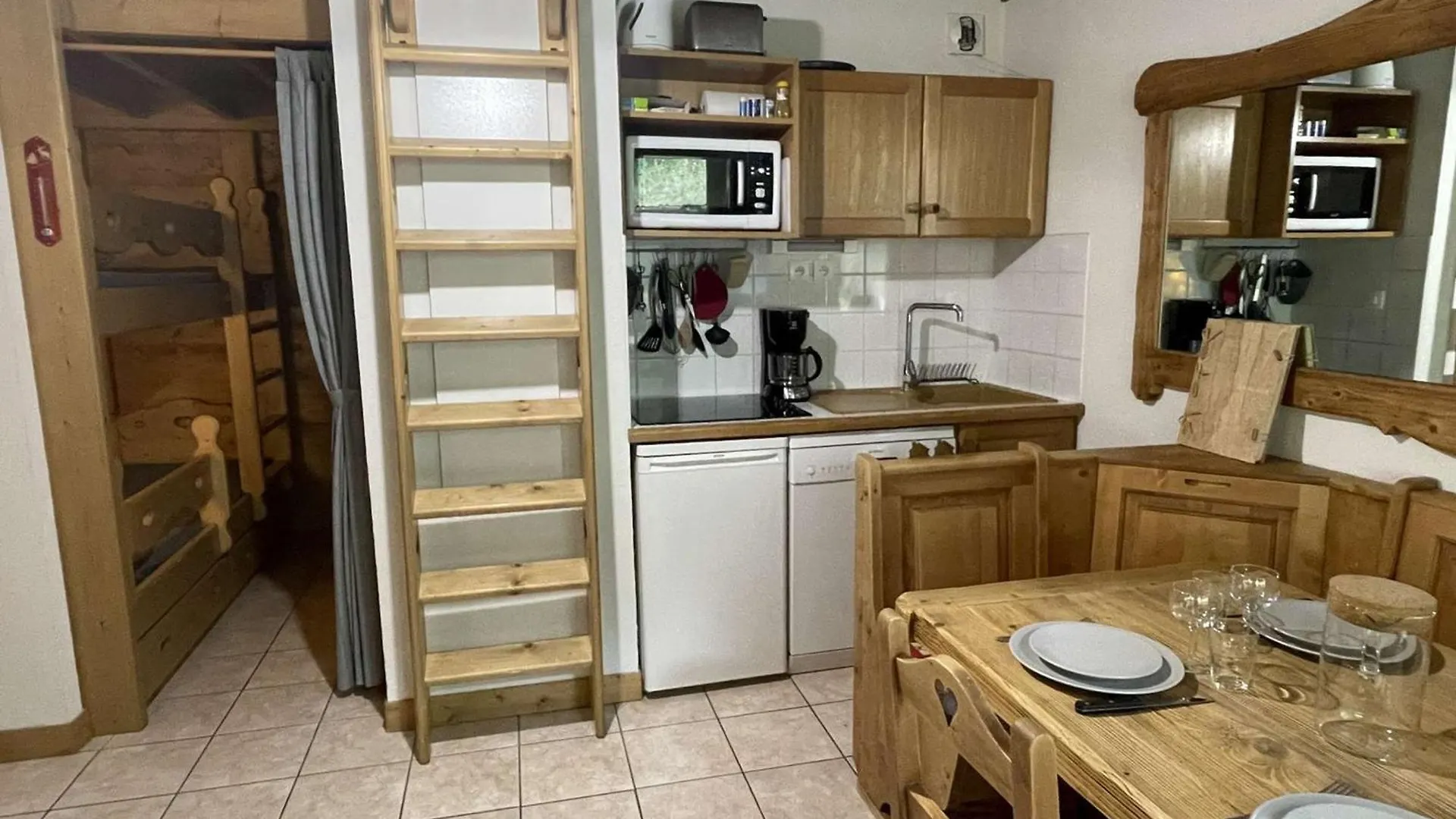 Studio Cabine Mezzanine A Praz-Sur-Arly, Proche Pistes Et Lac, Parking, Balcon, 6 Pers. - Fr-1-603-105